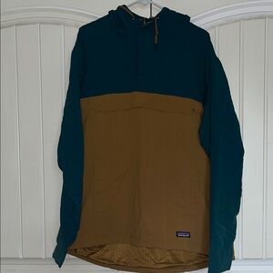 Patagonia Men's Teal and Gold Windbreaker